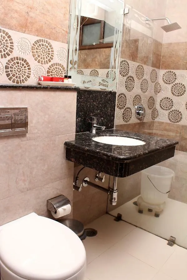 Hotel Swan Zirakpur Chandīgarh 3*,  Indie