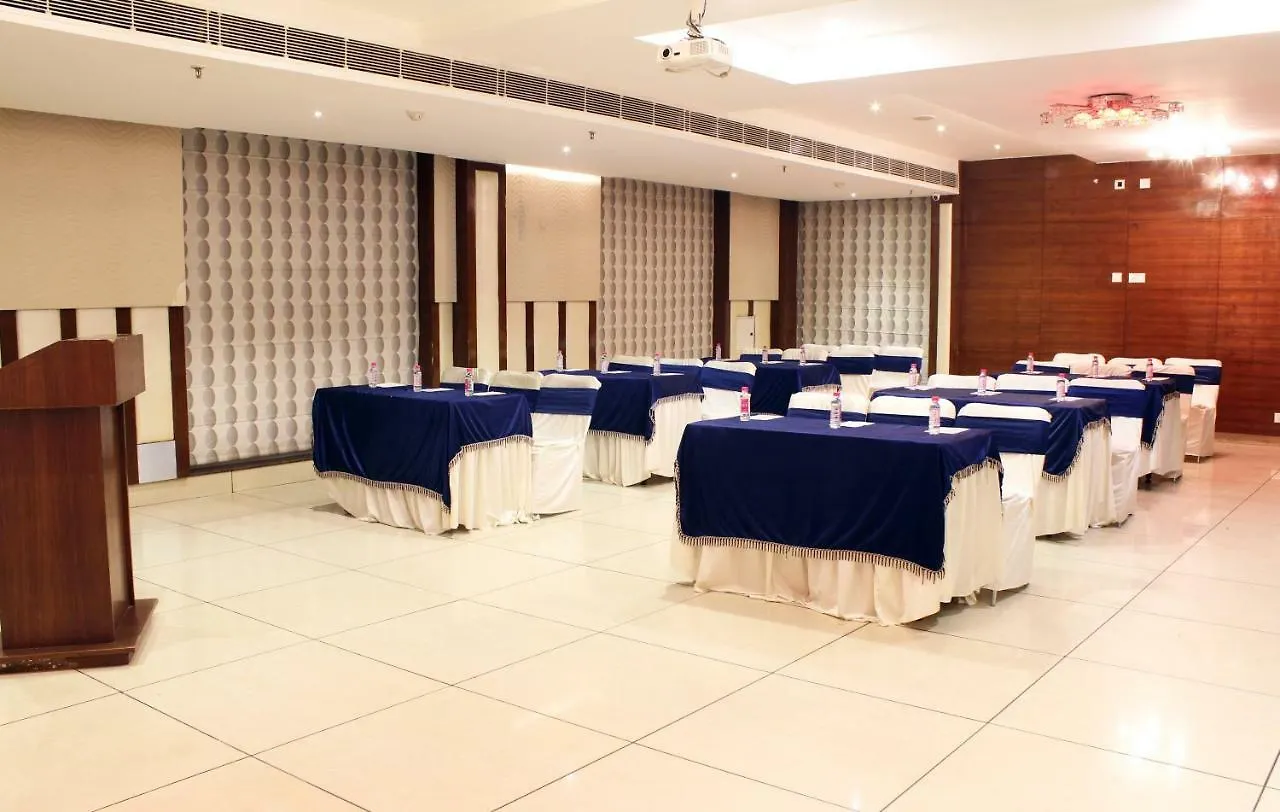 Hotel Swan Zirakpur Chandīgarh 3*,