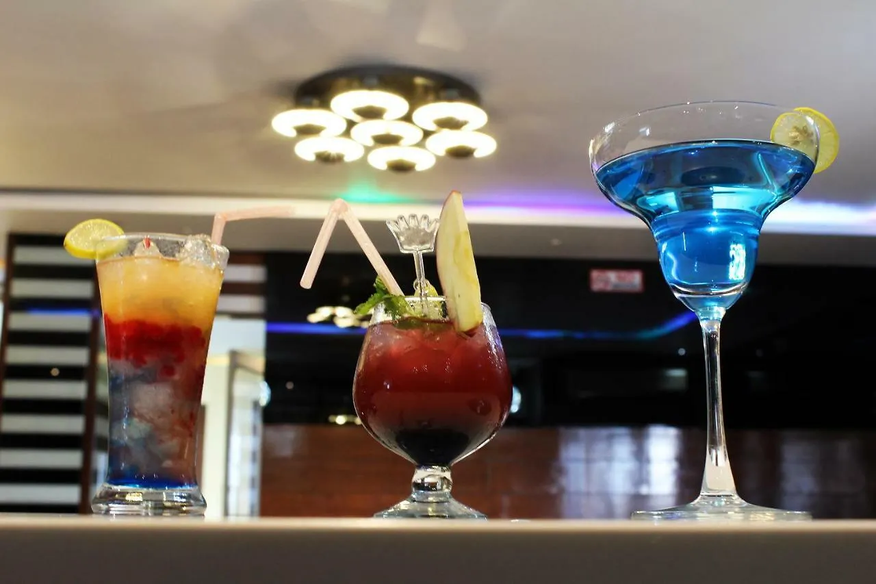 Hotel Swan Zirakpur Chandīgarh 3*,  Indie