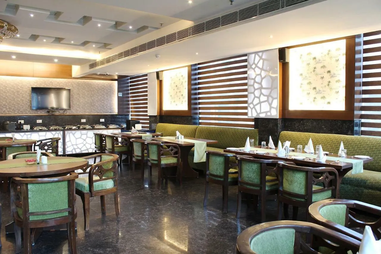 Hotel Swan Zirakpur 3*,